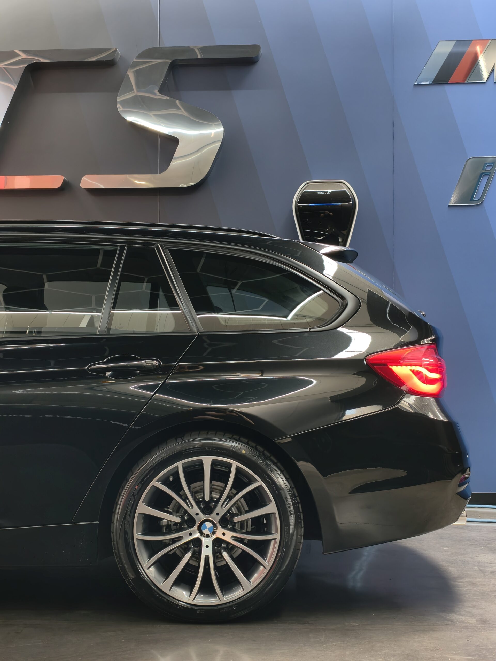 BMW 318 d Touring Aut. Sport Line - Image 4