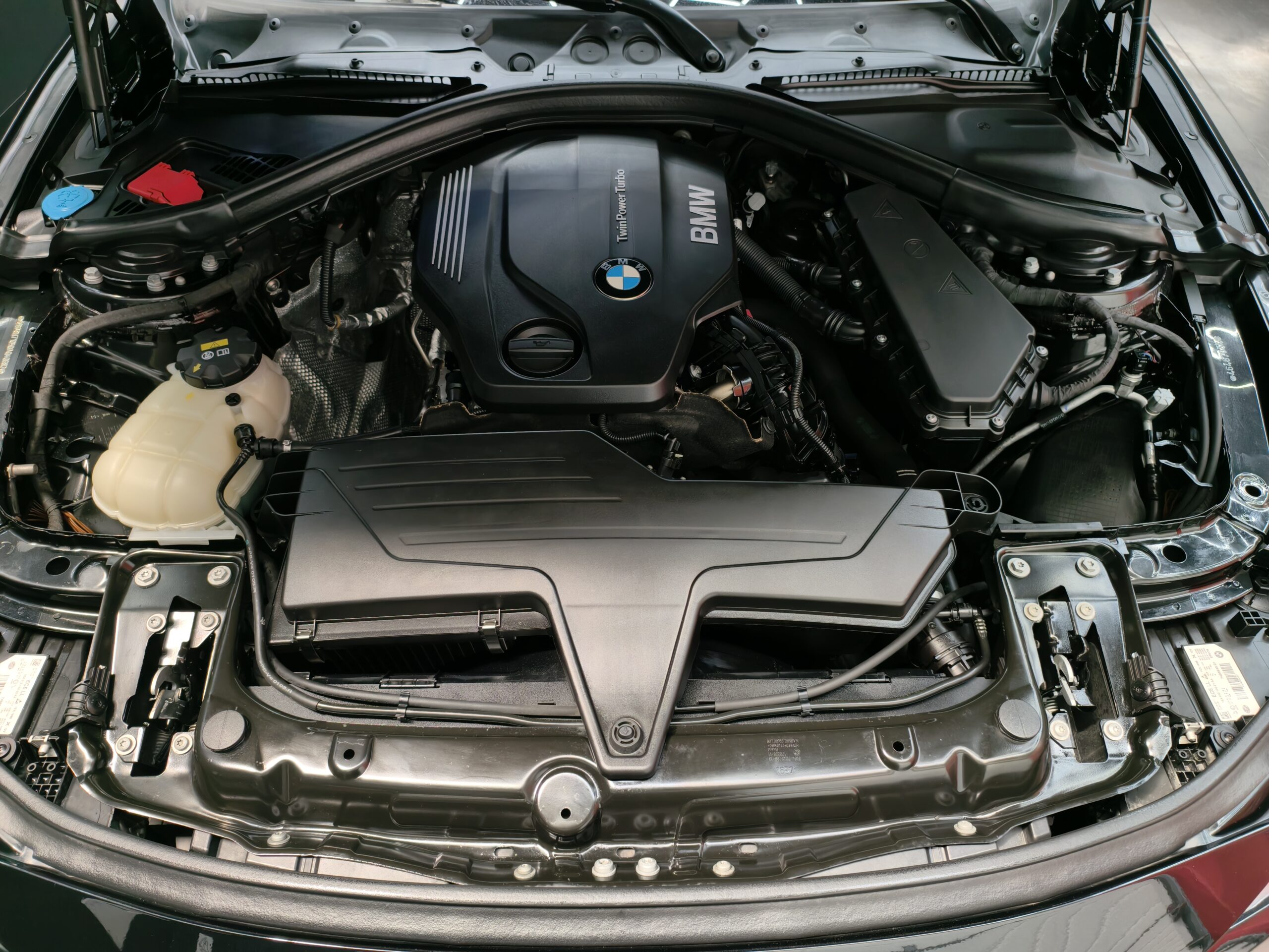 BMW 318 d Touring Aut. Sport Line - Image 5