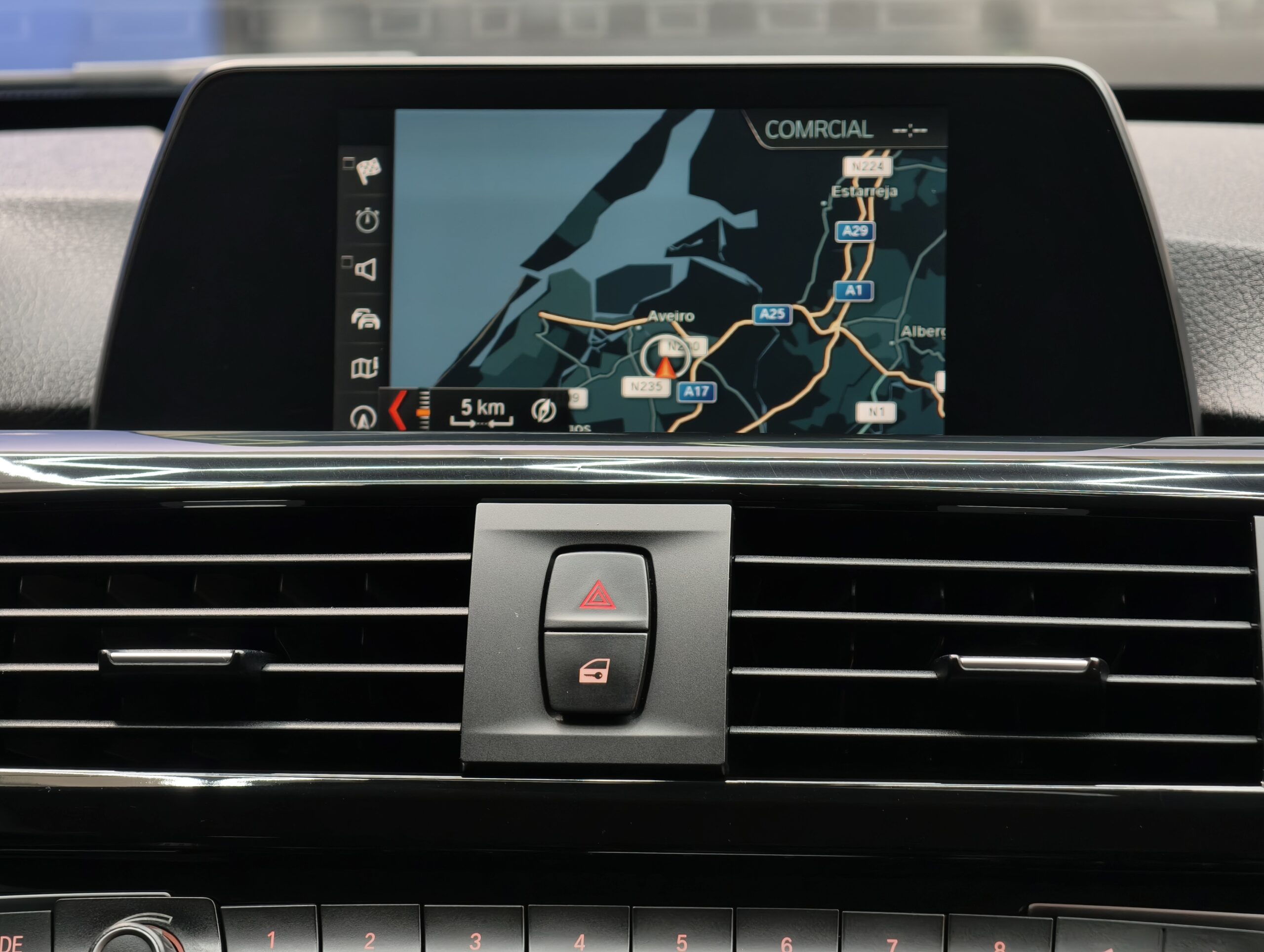 BMW 318 d Touring Aut. Sport Line - Image 13