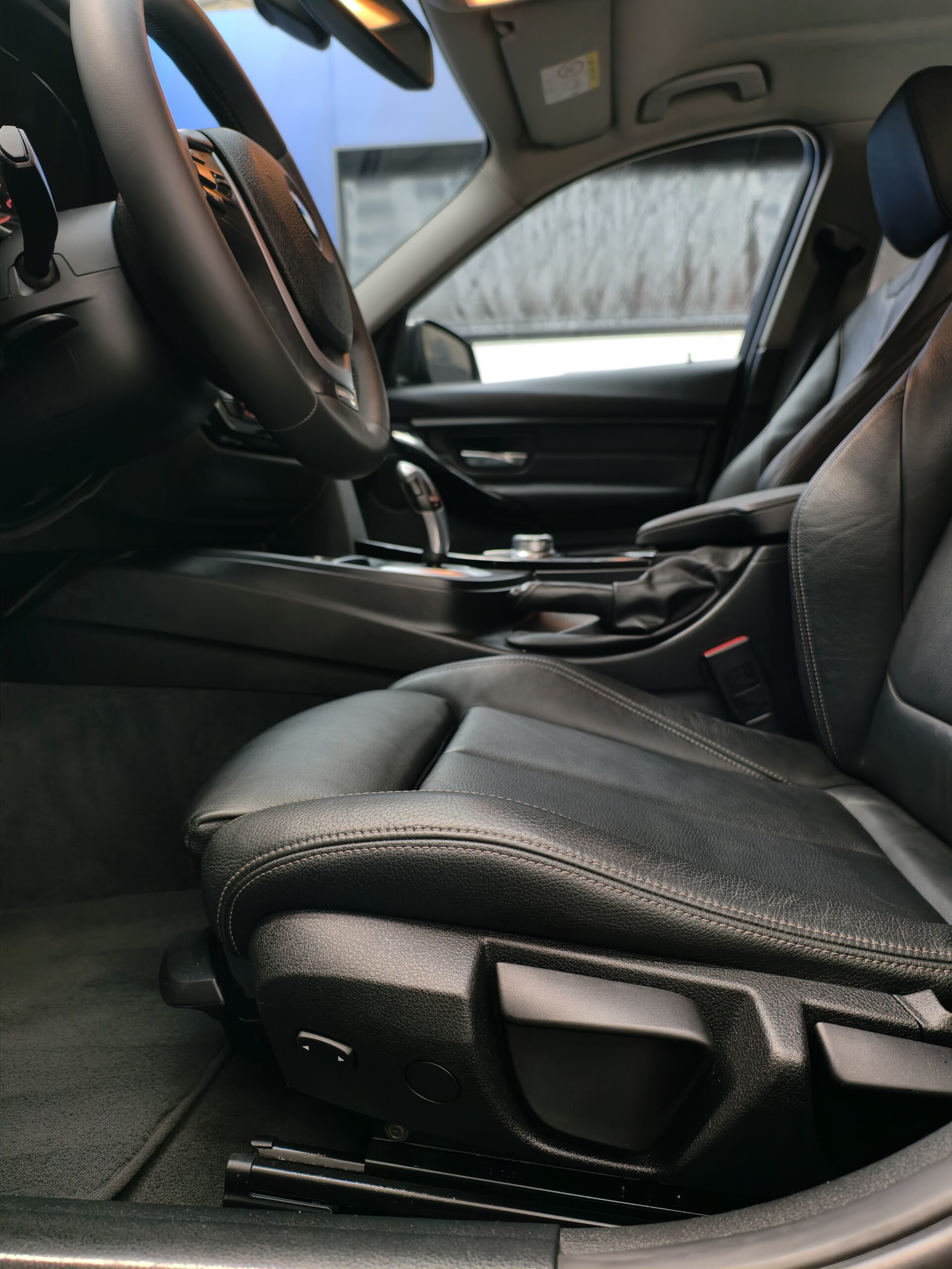 BMW 318 d Touring Aut. Sport Line - Image 31