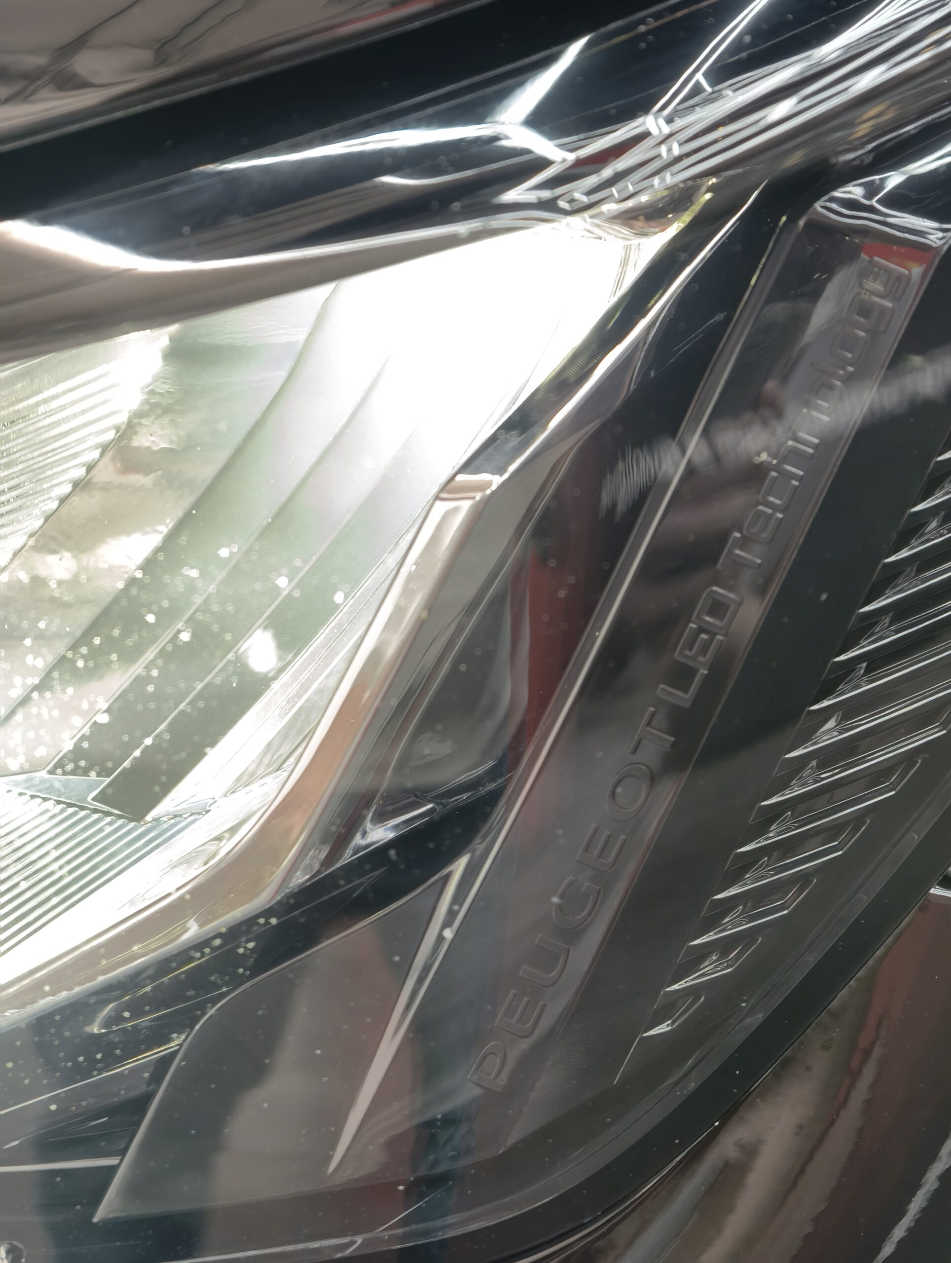 Peugeot 2008 1.5 BlueHDi Allure Pack EAT8 - Image 20