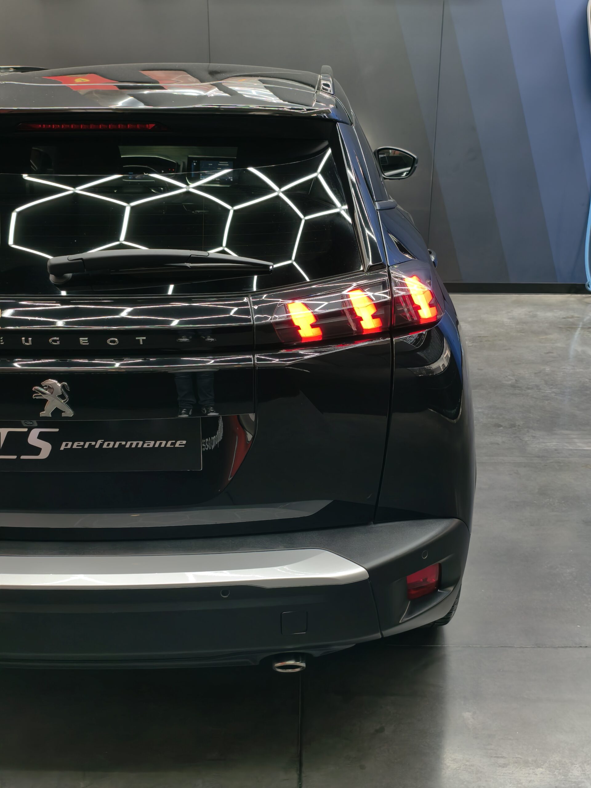 Peugeot 2008 1.5 BlueHDi Allure Pack EAT8 - Image 26