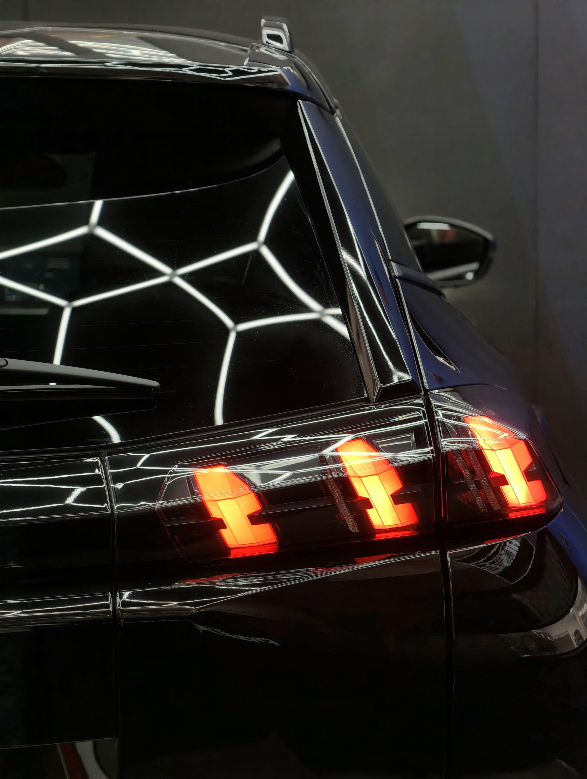 Peugeot 2008 1.5 BlueHDi Allure Pack EAT8 - Image 28