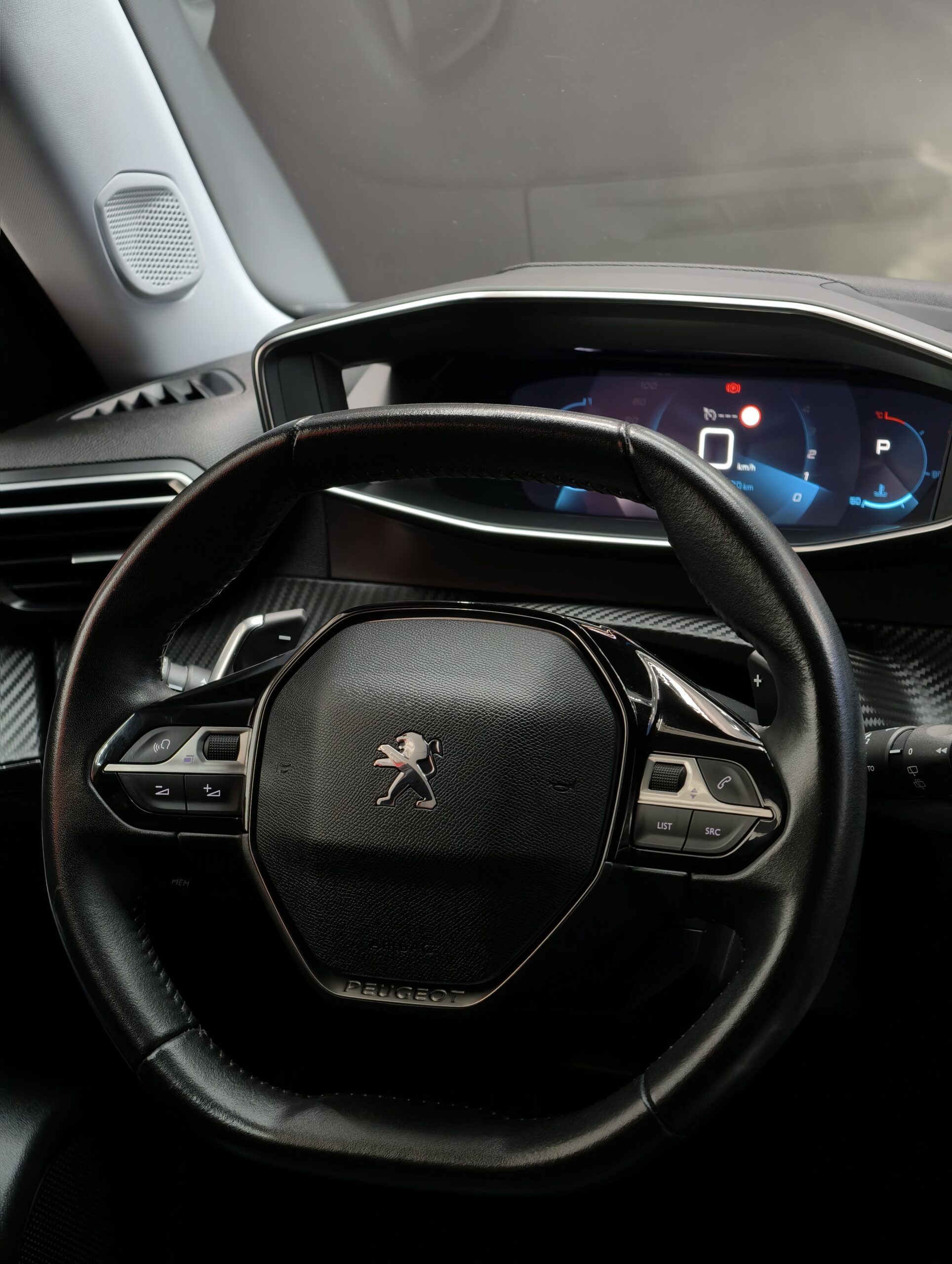 Peugeot 2008 1.5 BlueHDi Allure Pack EAT8 - Image 32