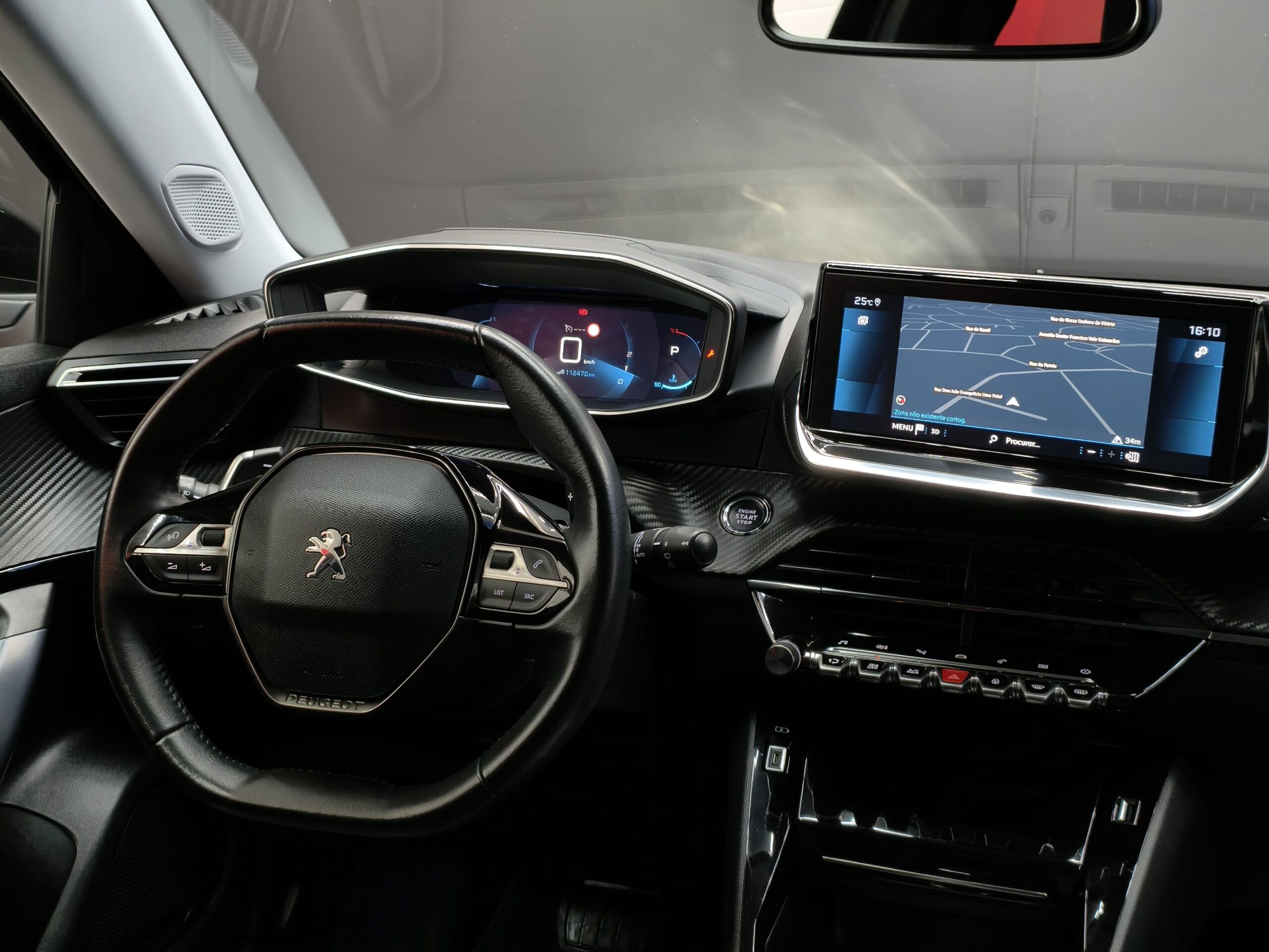 Peugeot 2008 1.5 BlueHDi Allure Pack EAT8 - Image 33