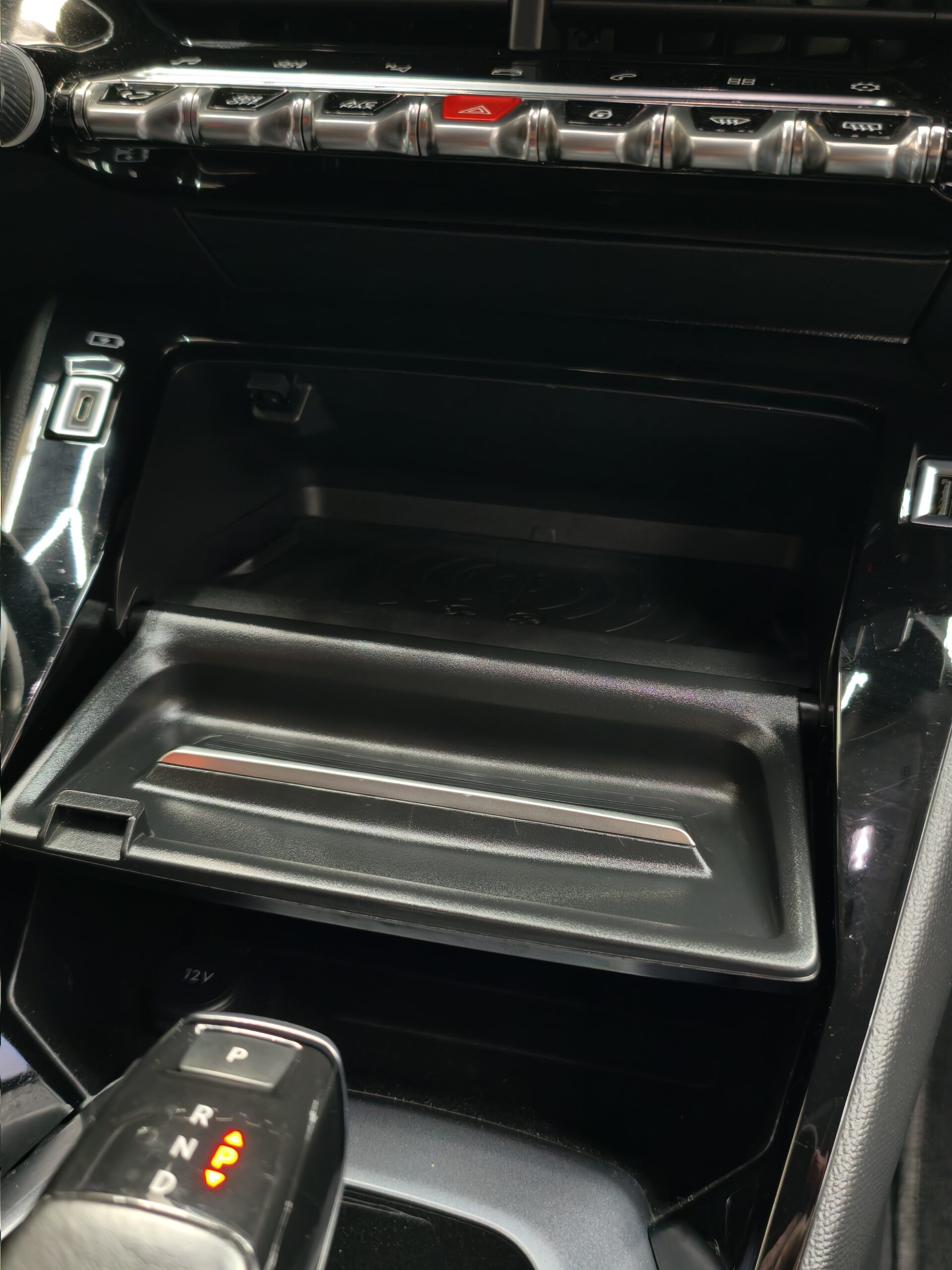 Peugeot 2008 1.5 BlueHDi Allure Pack EAT8 - Image 36