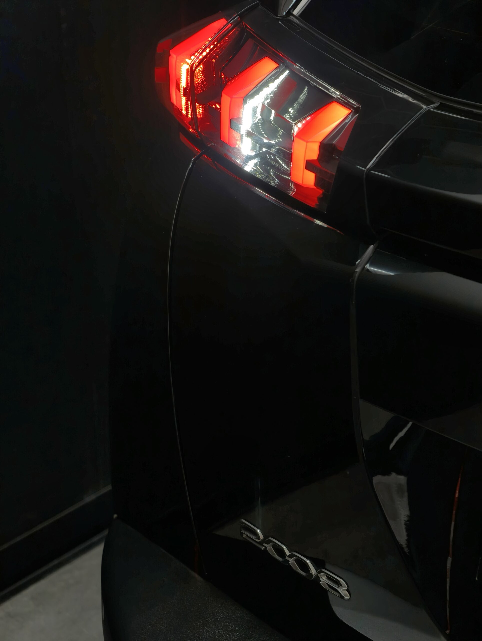 Peugeot 2008 1.5 BlueHDi Allure Pack EAT8 - Image 54