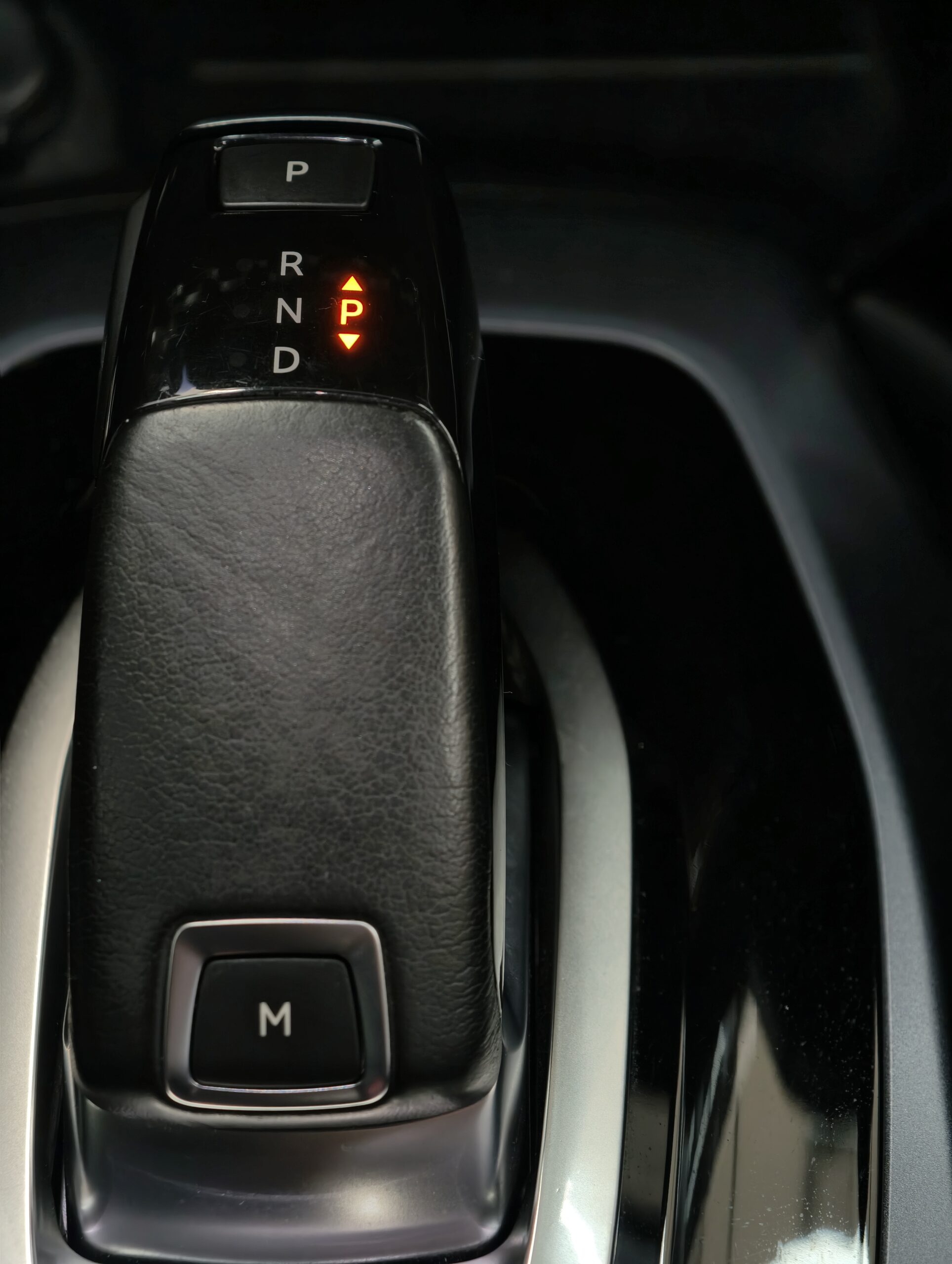 Peugeot 2008 1.5 BlueHDi Allure Pack EAT8 - Image 62