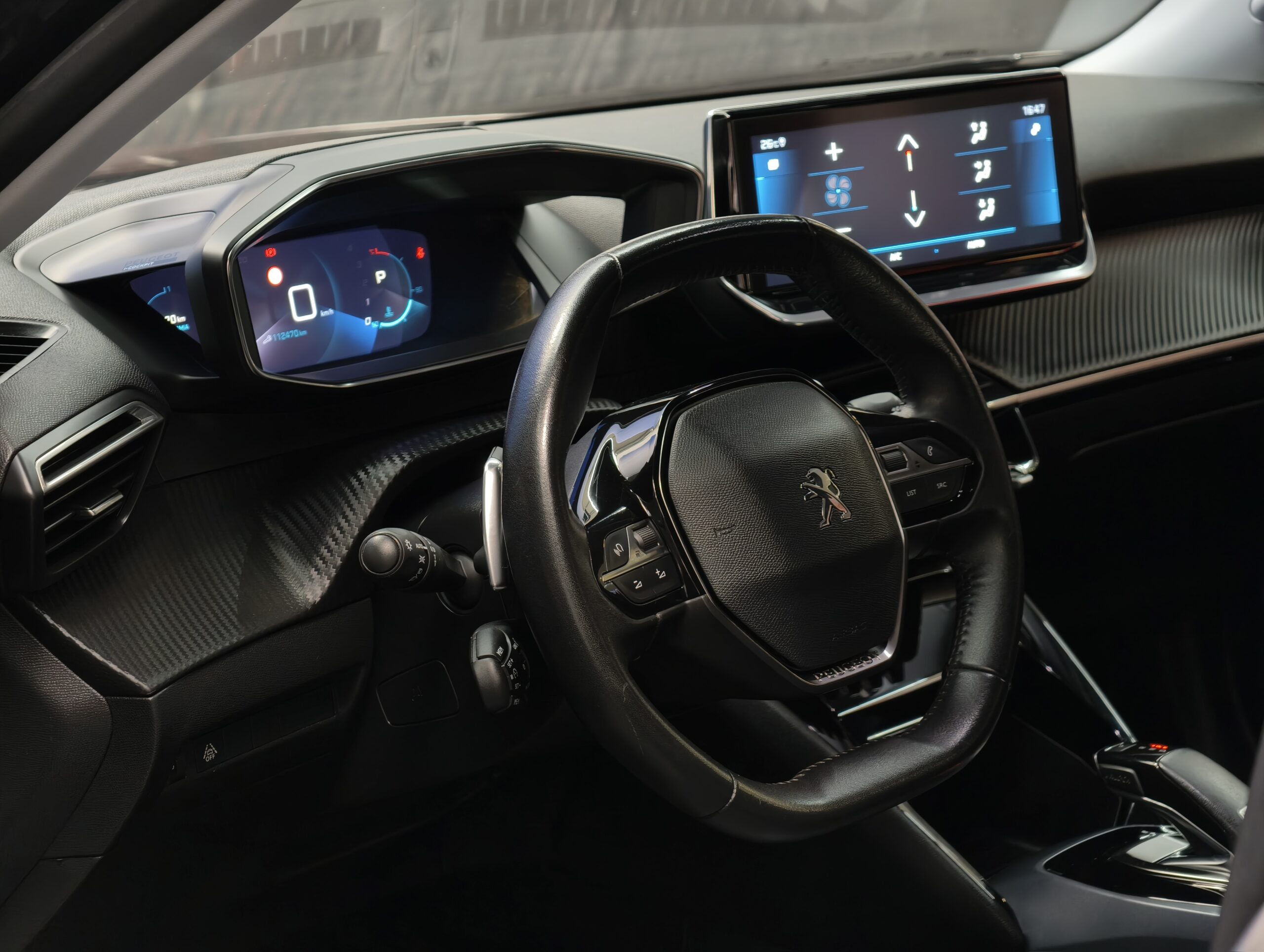 Peugeot 2008 1.5 BlueHDi Allure Pack EAT8 - Image 67