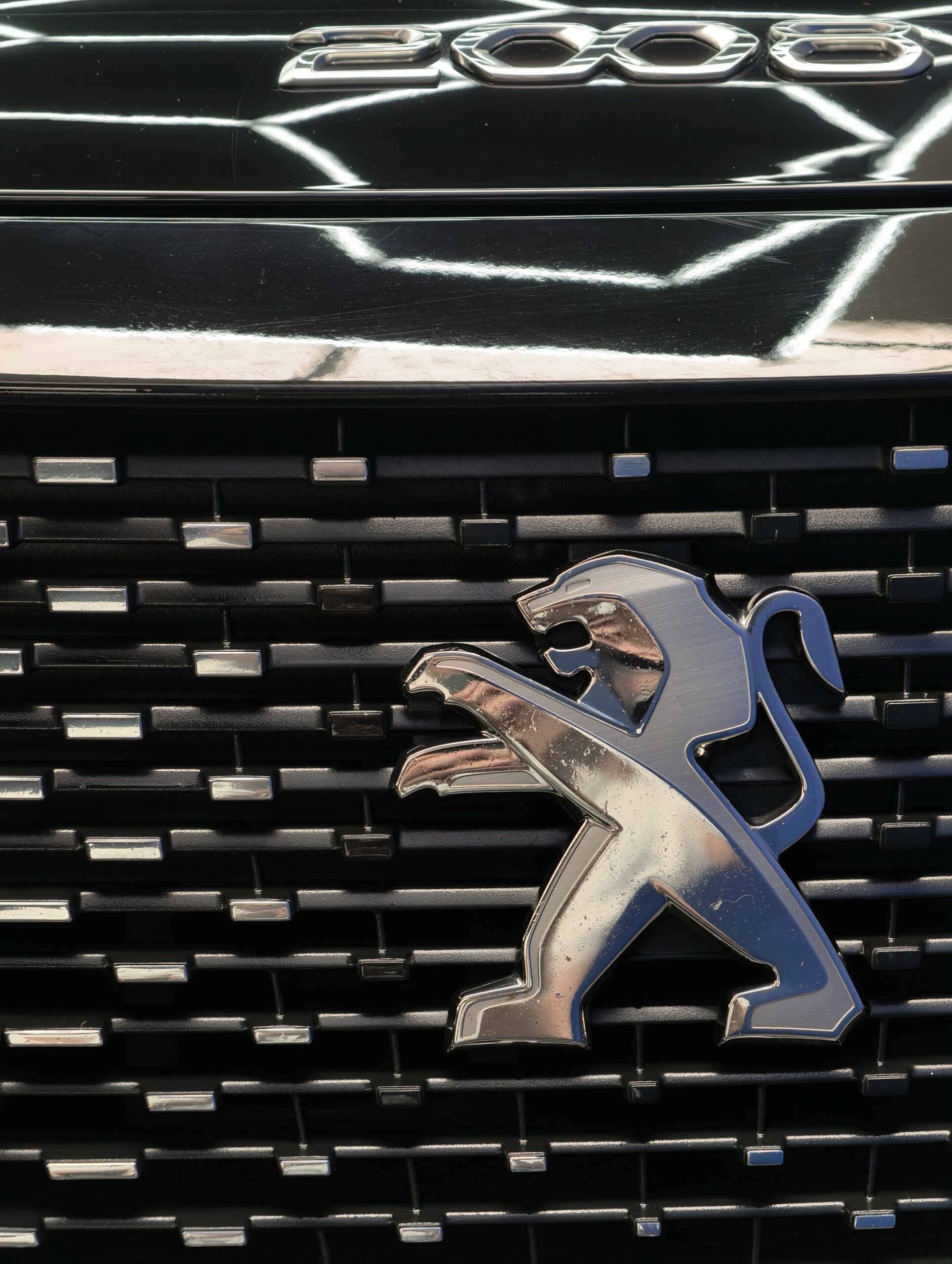 Peugeot 2008 1.5 BlueHDi Allure Pack EAT8 - Image 4