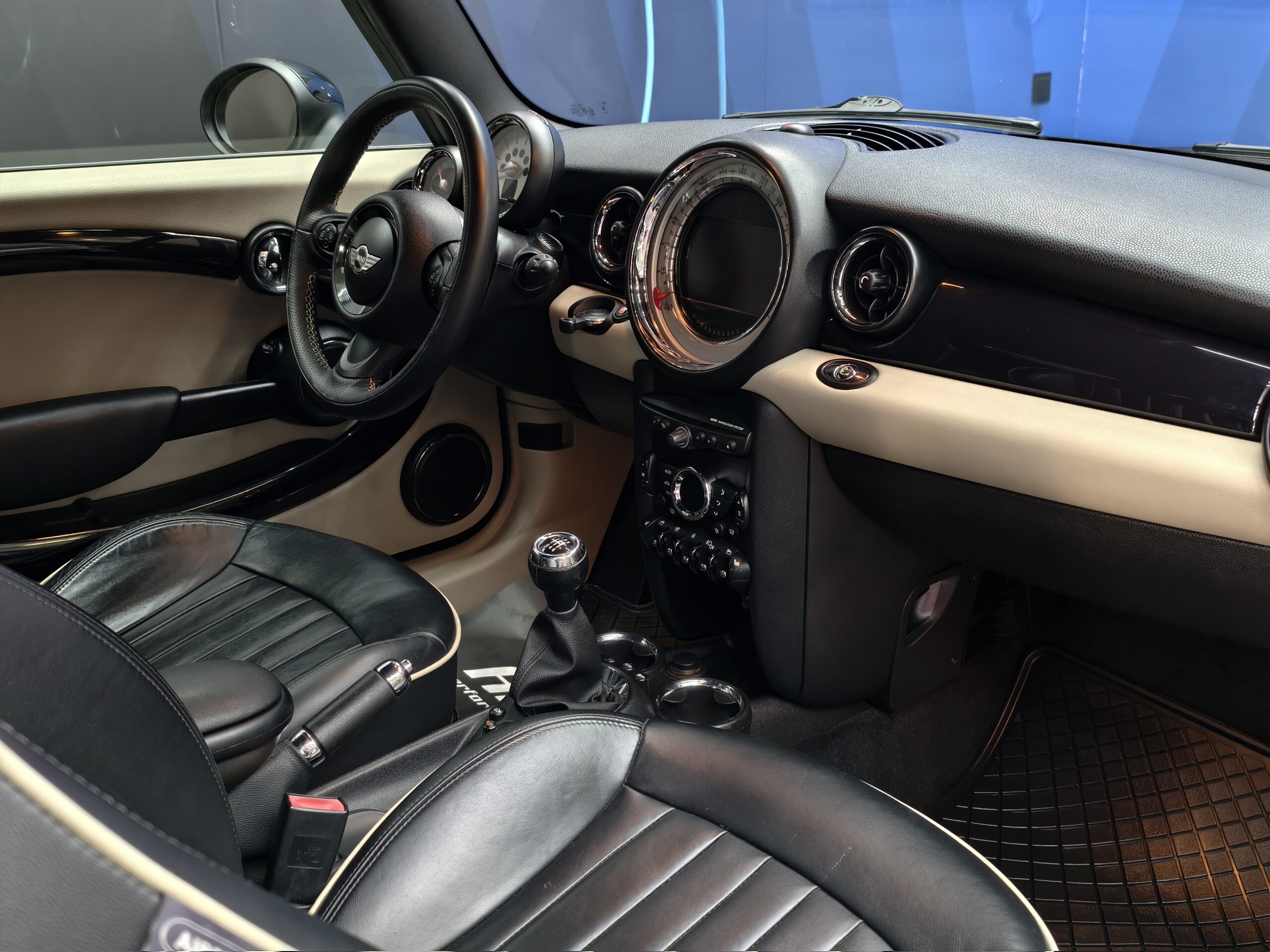 MINI 5 Portas Cooper D - Image 32