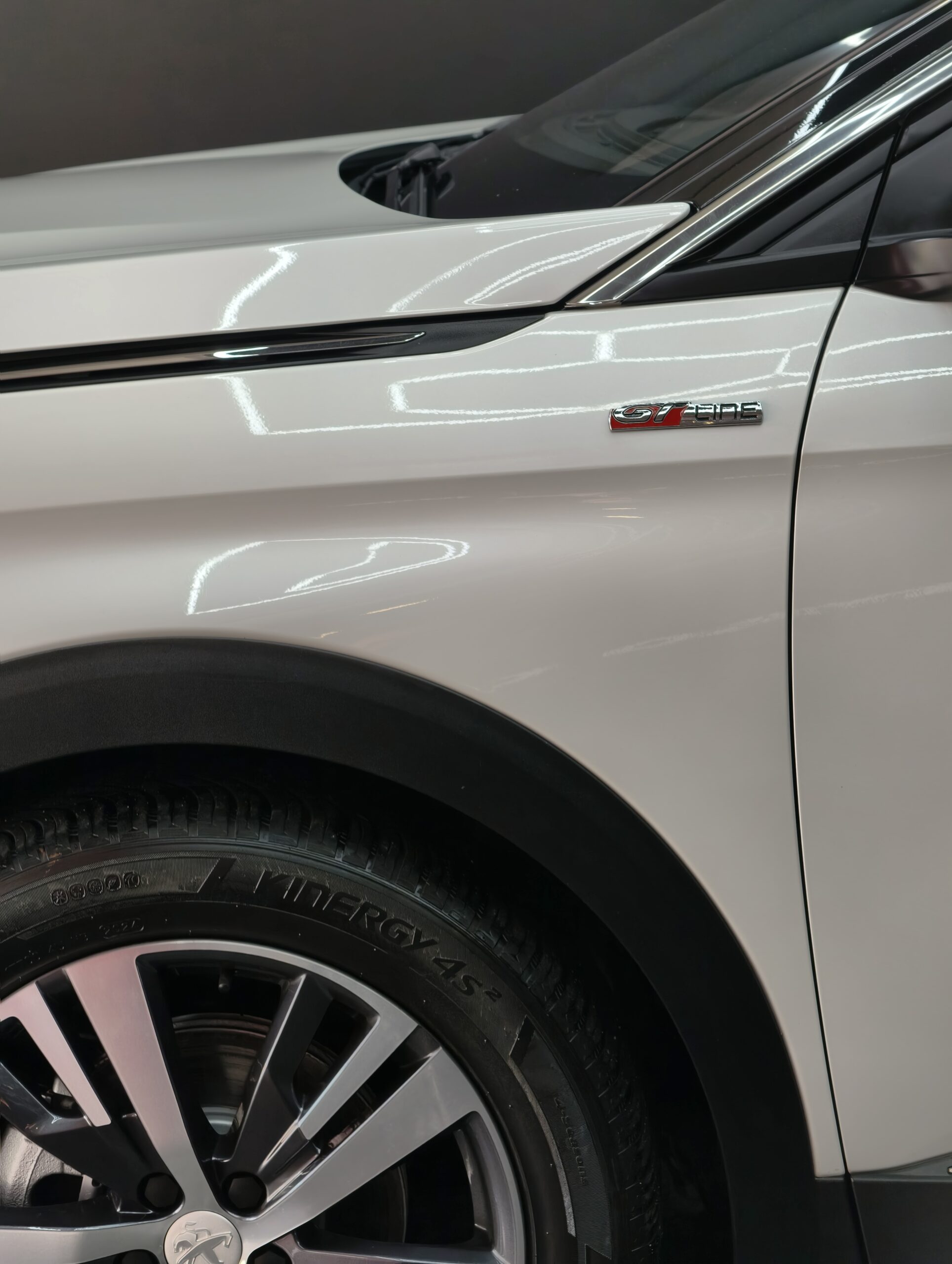 Peugeot 3008 BlueHDi 130 Stop & Start EAT8 GT - Image 42