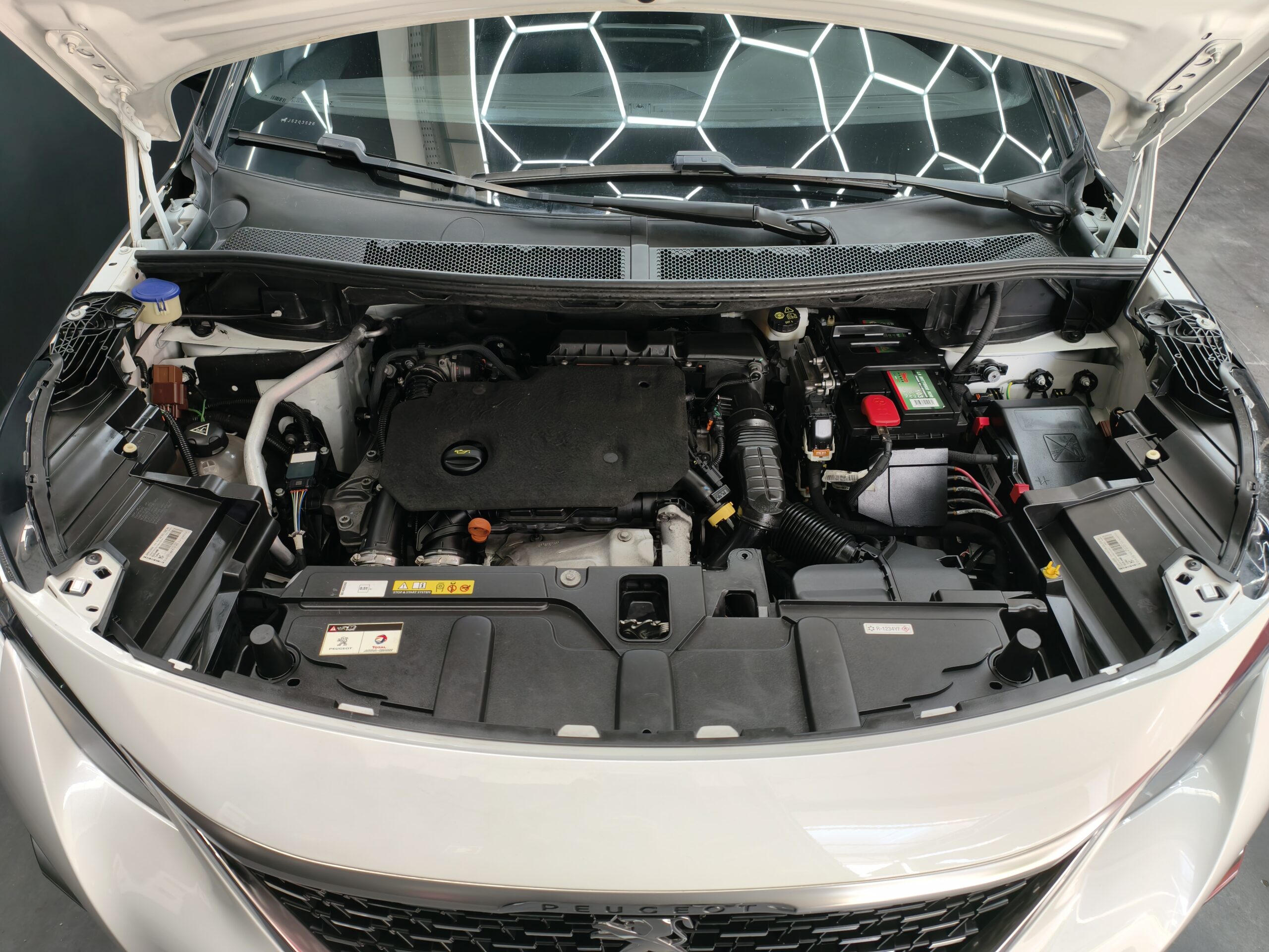 Peugeot 3008 BlueHDi 130 Stop & Start EAT8 GT - Image 43