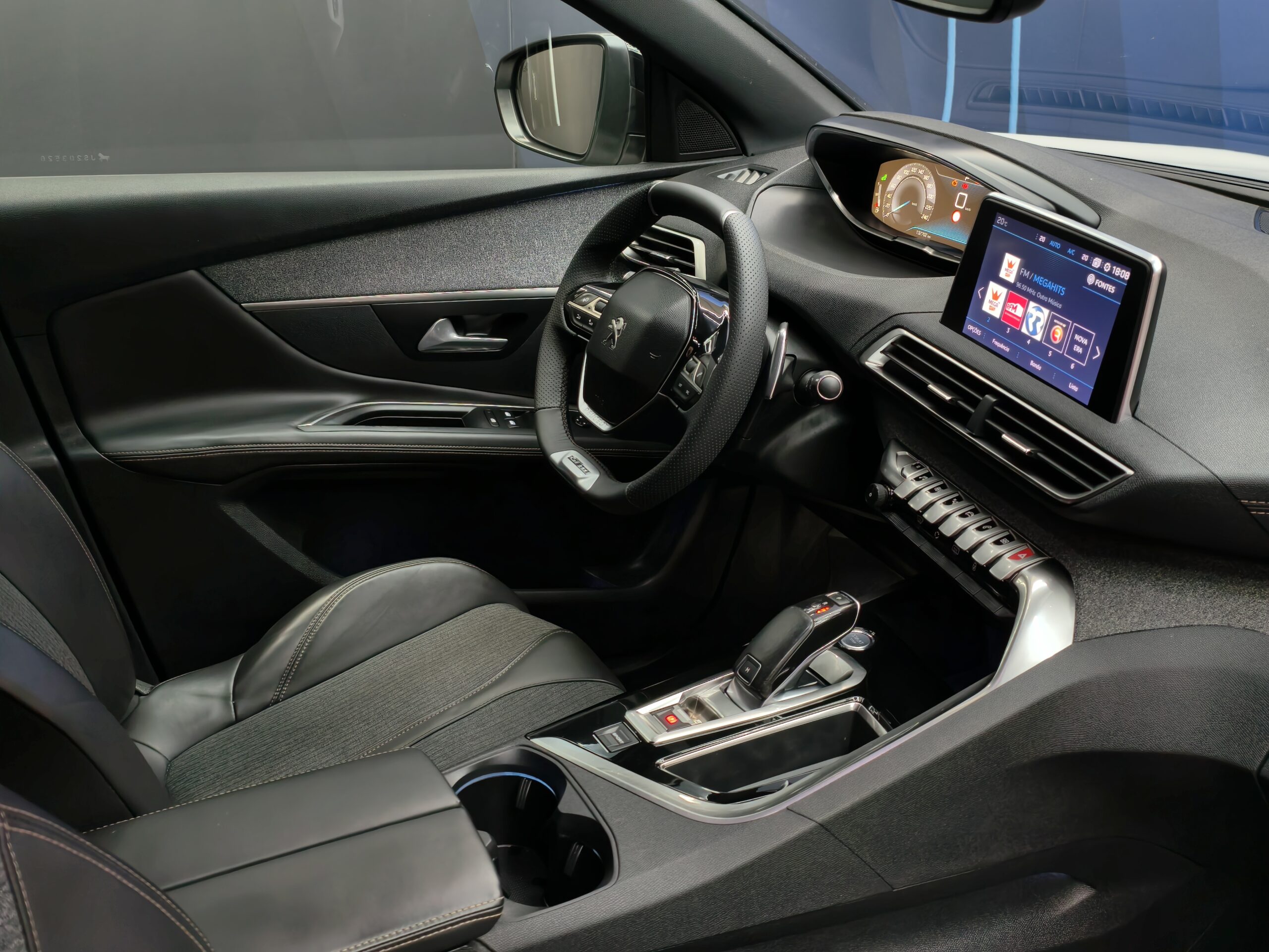 Peugeot 3008 BlueHDi 130 Stop & Start EAT8 GT - Image 3