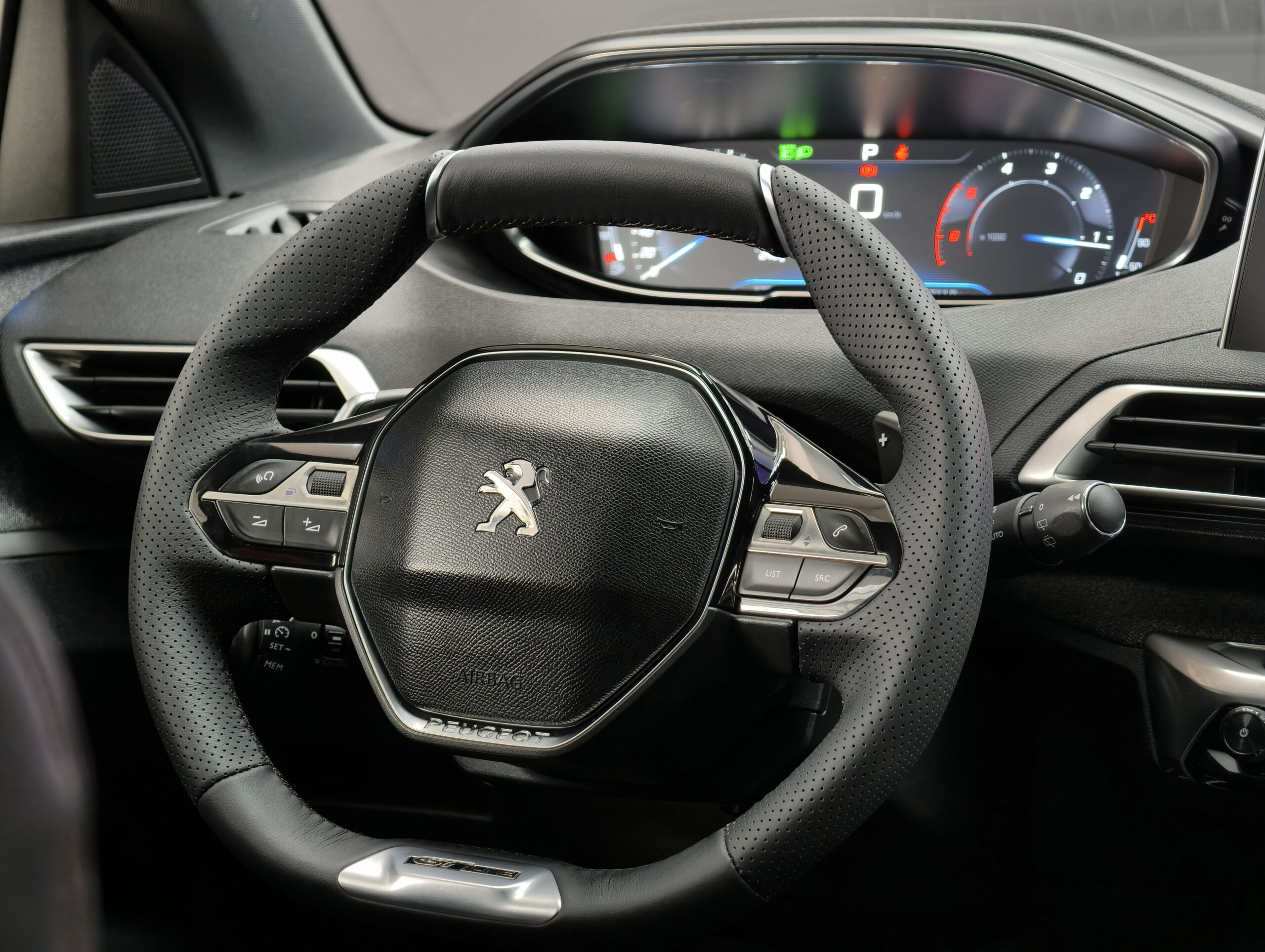 Peugeot 3008 BlueHDi 130 Stop & Start EAT8 GT - Image 6