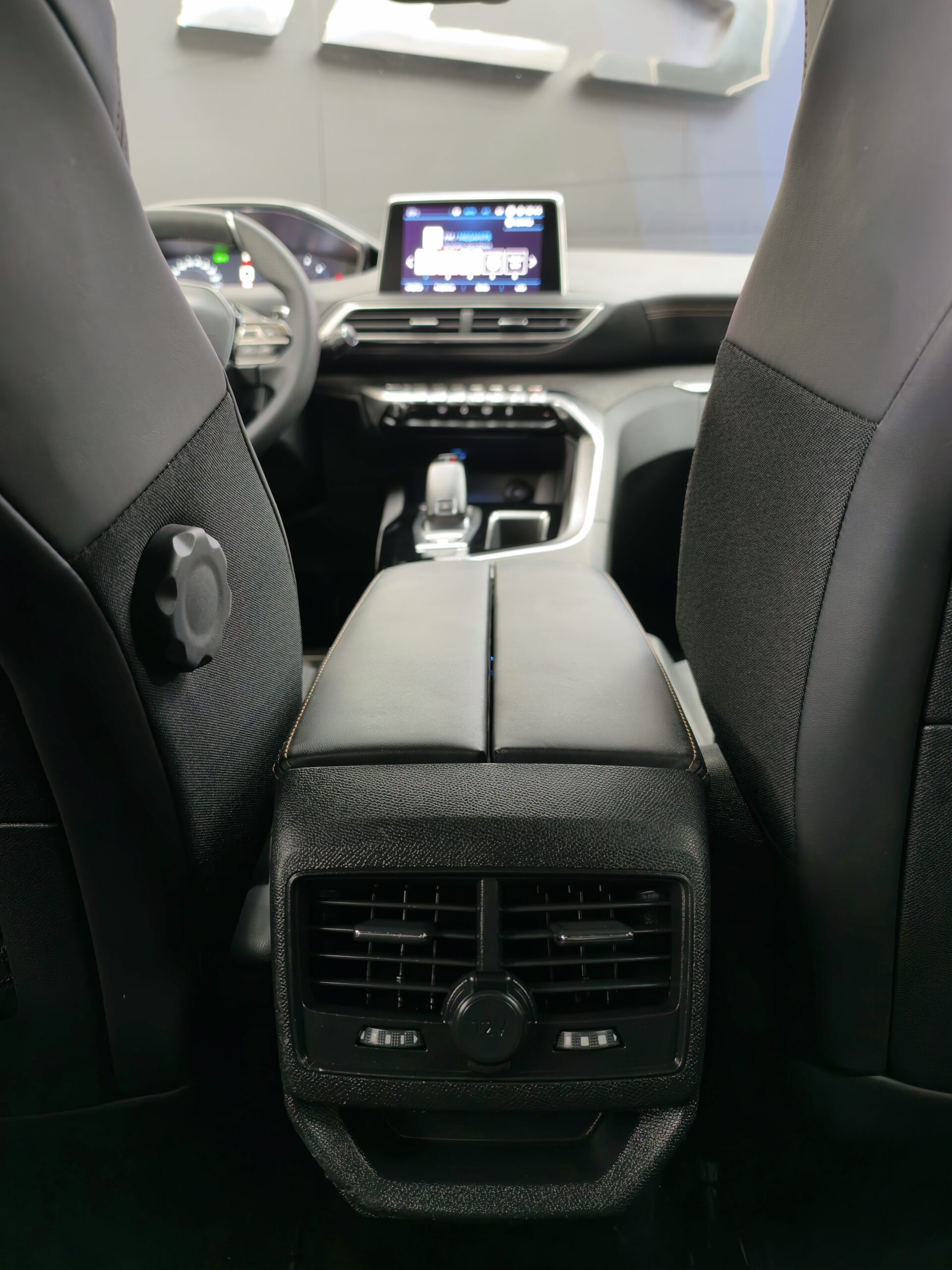 Peugeot 3008 BlueHDi 130 Stop & Start EAT8 GT - Image 9