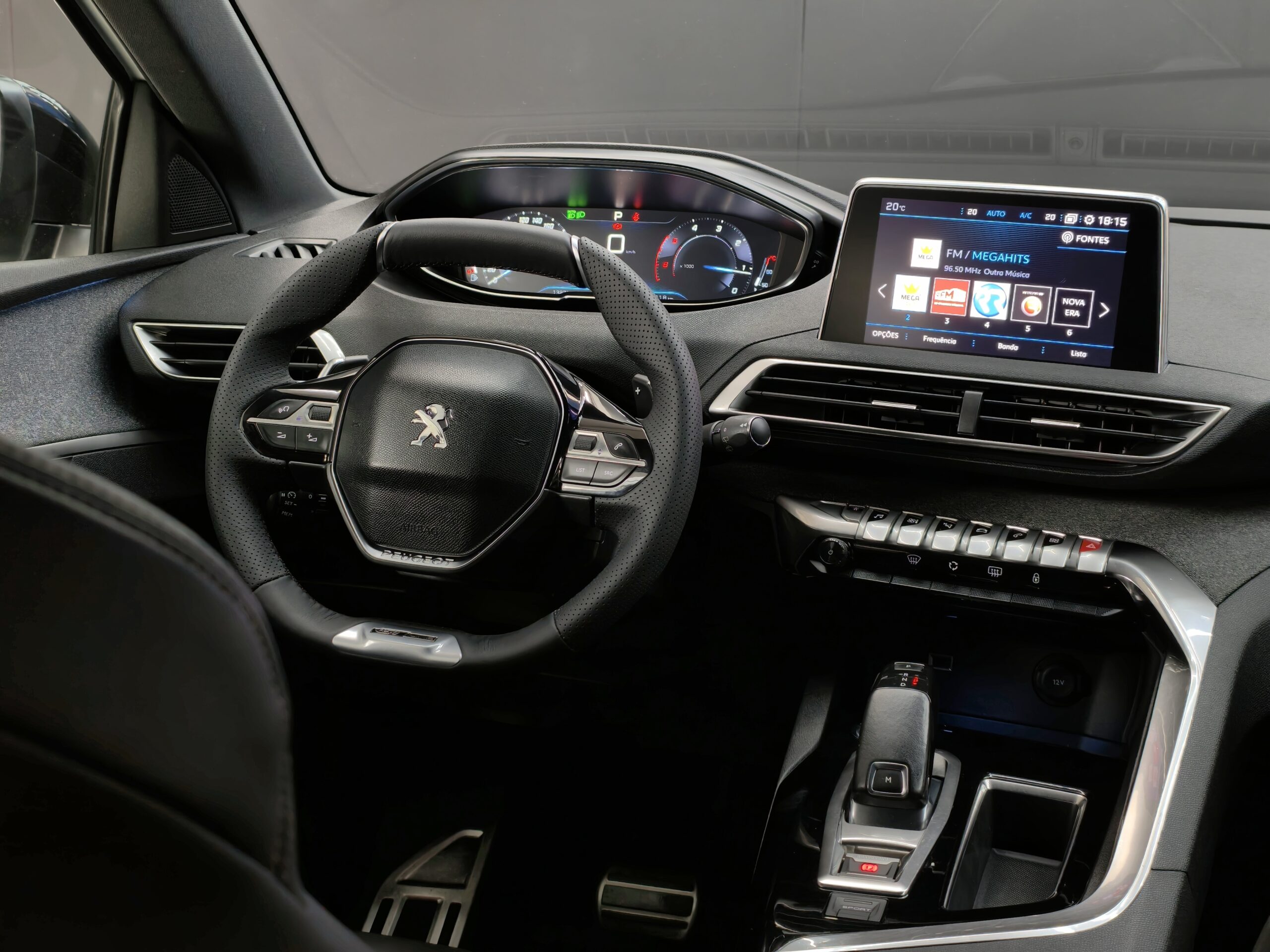 Peugeot 3008 BlueHDi 130 Stop & Start EAT8 GT - Image 11