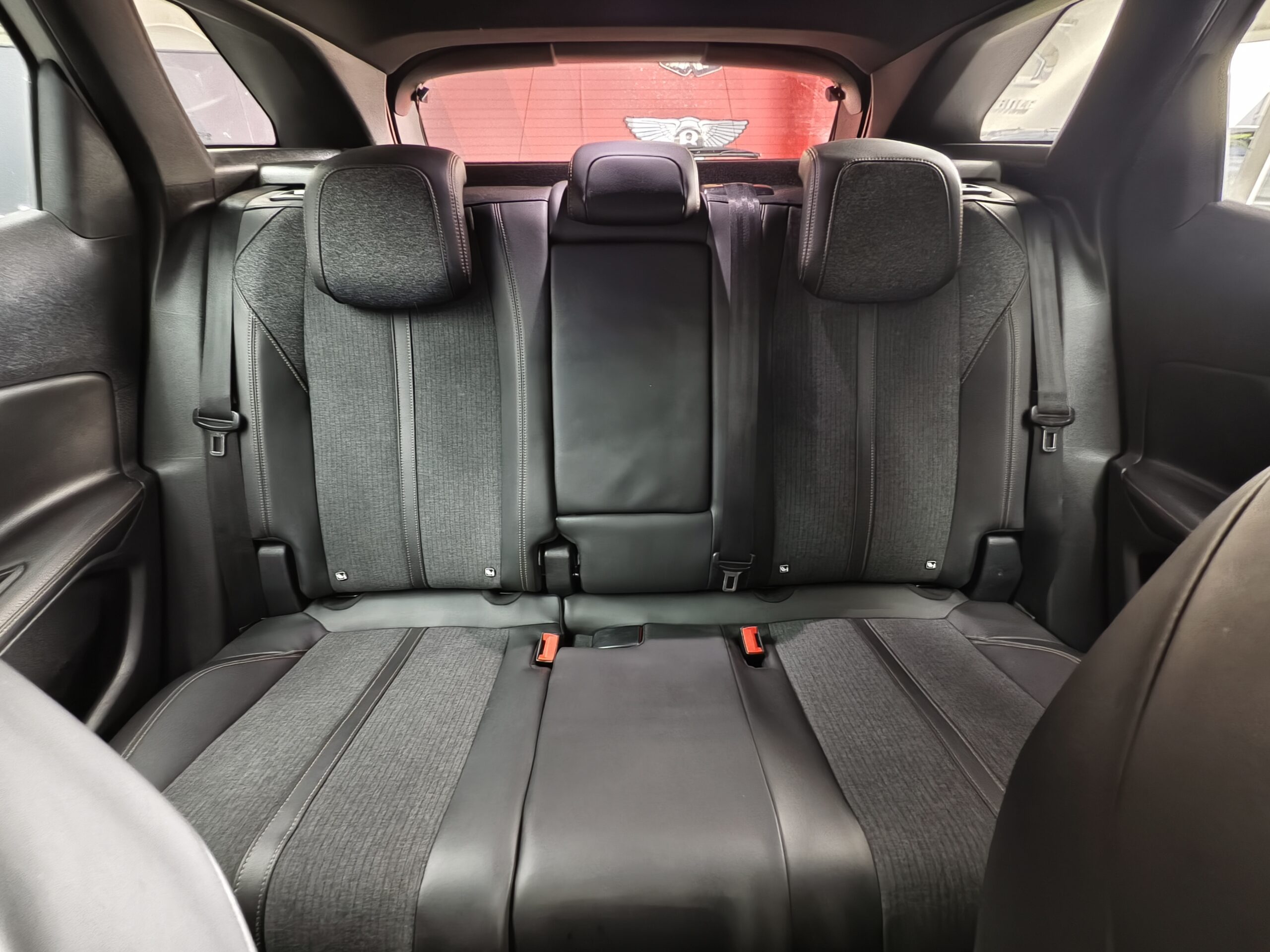 Peugeot 3008 BlueHDi 130 Stop & Start EAT8 GT - Image 14