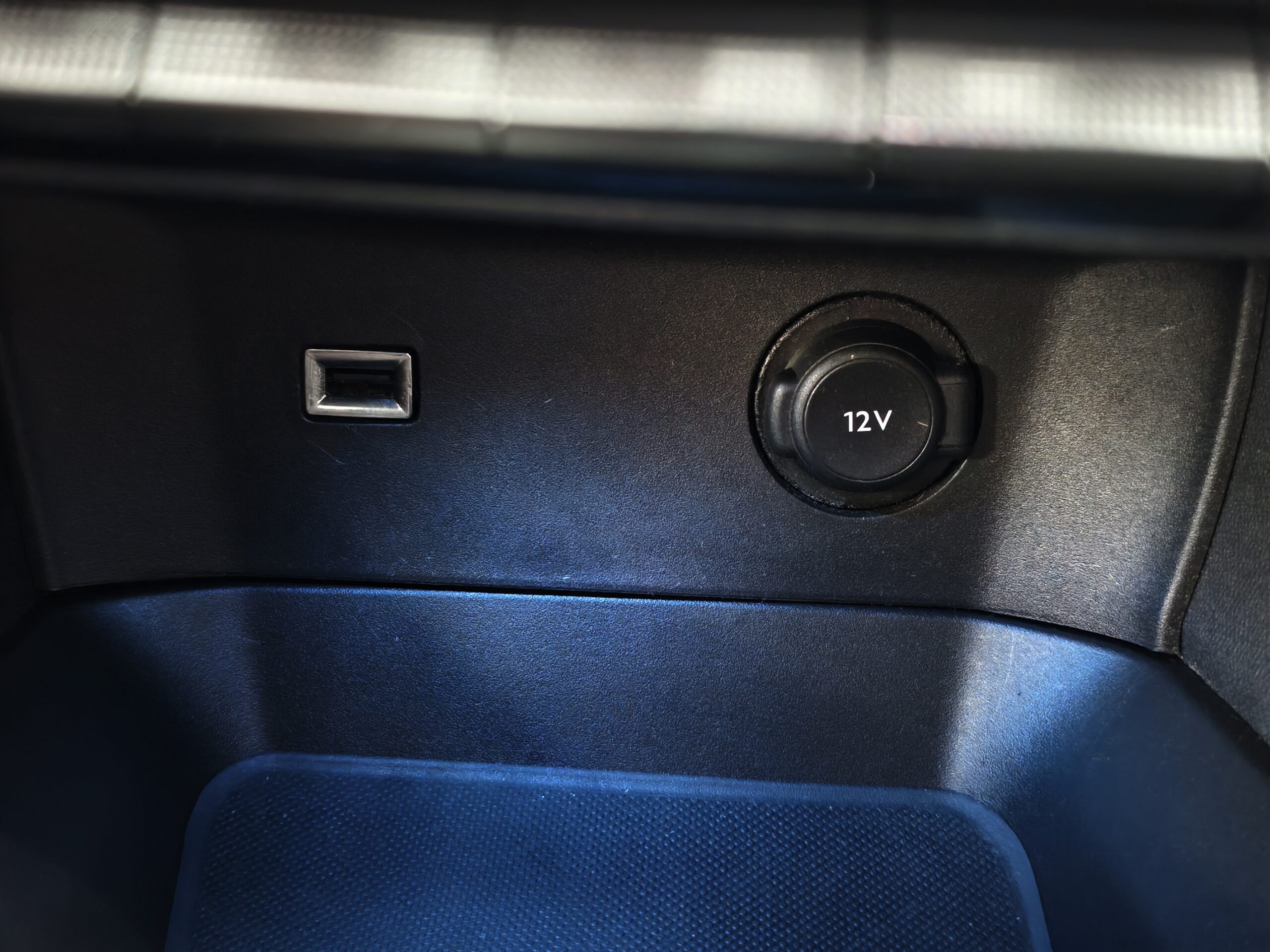 Peugeot 3008 BlueHDi 130 Stop & Start EAT8 GT - Image 15