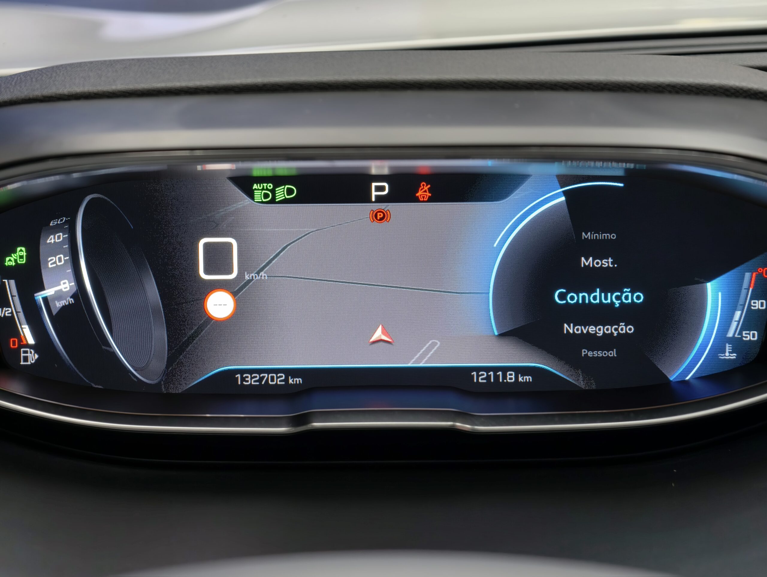 Peugeot 3008 BlueHDi 130 Stop & Start EAT8 GT - Image 20