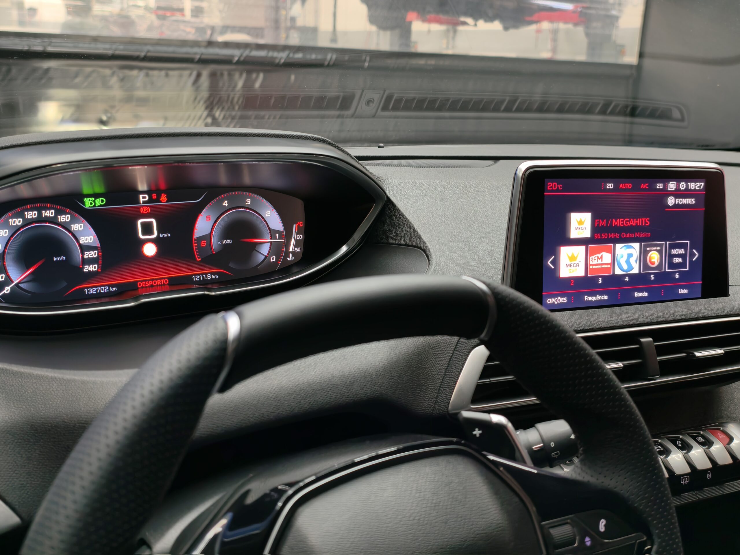 Peugeot 3008 BlueHDi 130 Stop & Start EAT8 GT - Image 23