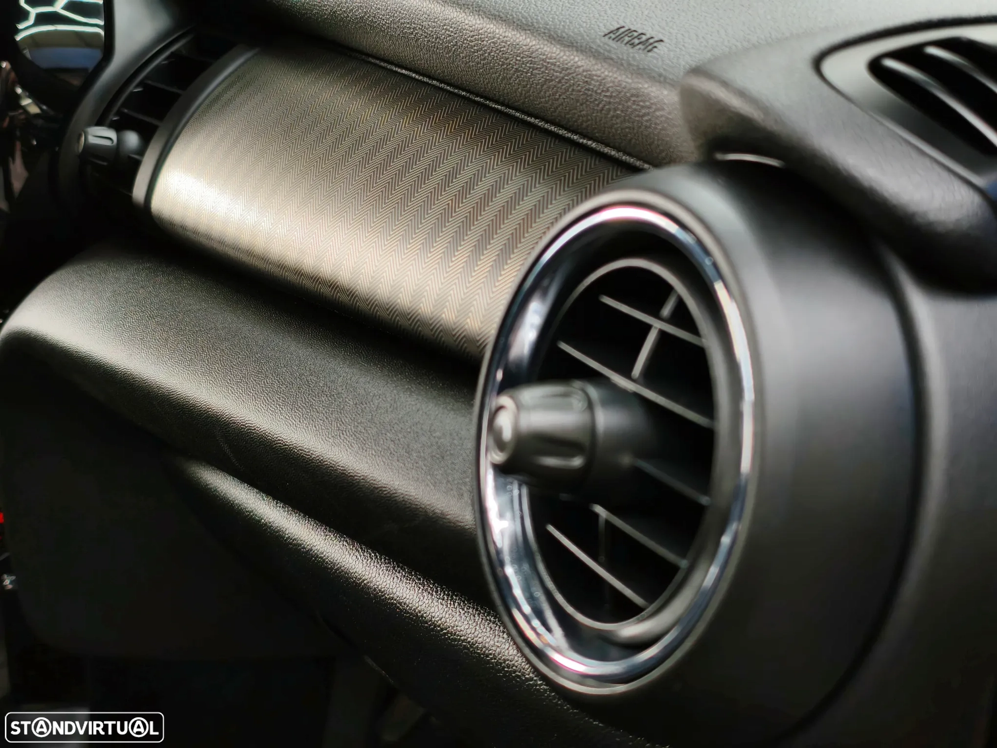 MINI 5 Portas Cooper SD Auto Desportiva - Image 30