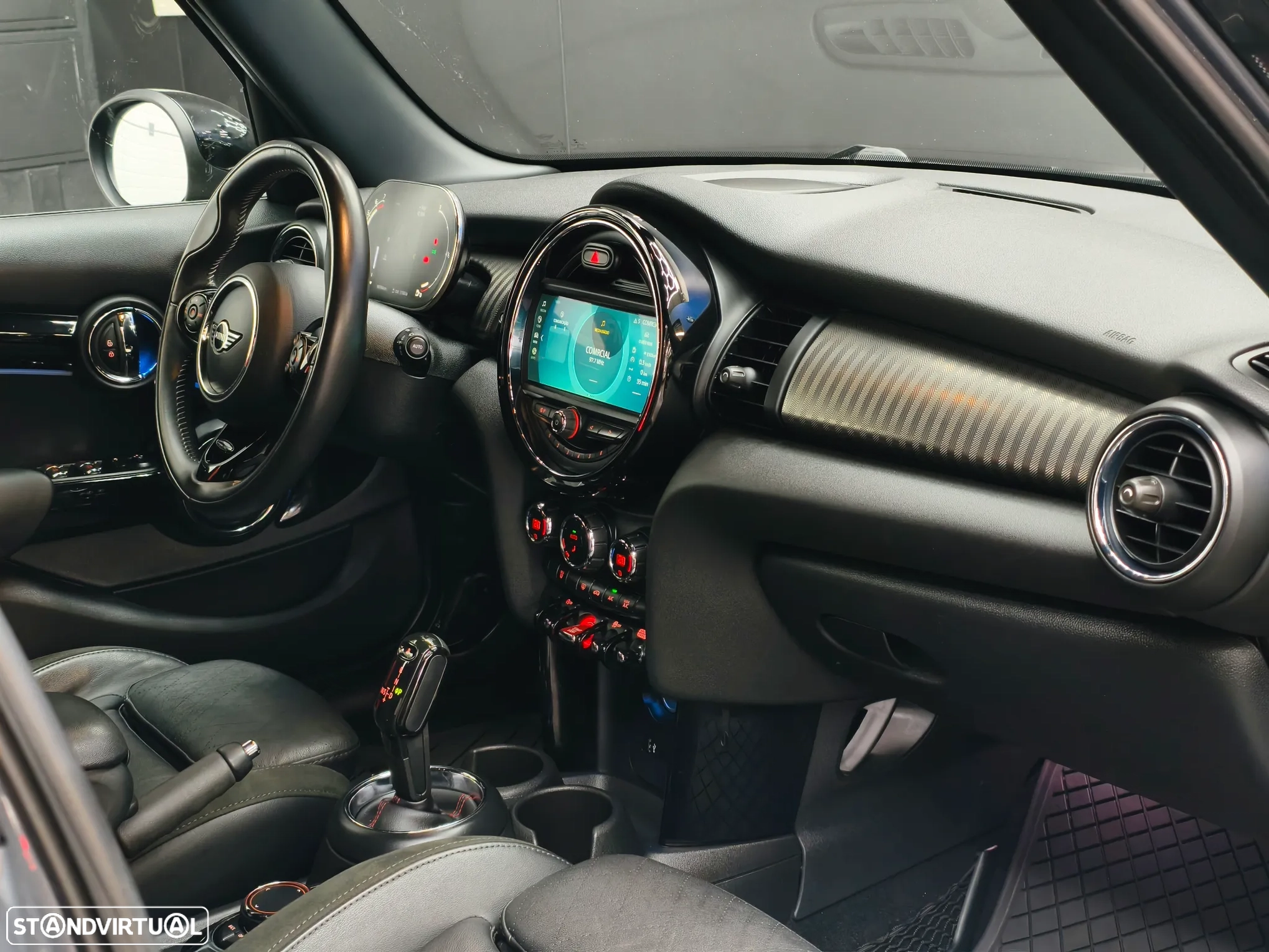 MINI 5 Portas Cooper SD Auto Desportiva - Image 44